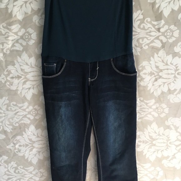 YMI Denim - Maternity LUXE YMI cropped jeans. EUC. Medium